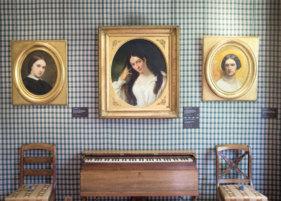 聖母マリアの陶器・飾り絵/パリの美術館展示品 聖母マリアの陶器・飾り絵/パリの美術館展示品 81w5wkDzdkL._UF350